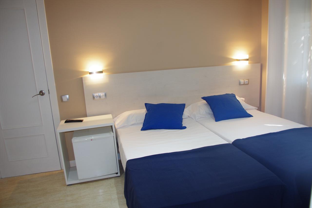 Hotel El Petit à Plegamans Extérieur photo
